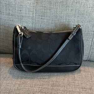 COACH Y2K Vintage Blk Signature C Demi Vintage Shoulder Bag 8”x5”x2” Preloved.